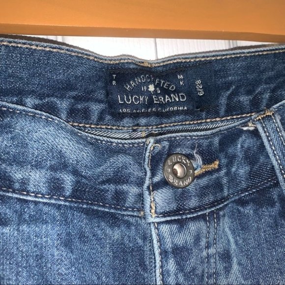 Lucky Brand Jeans Sienna Slim Boyfriend Size  6 US Medium Wash Denim Distressed‎ - Picture 5 of 8